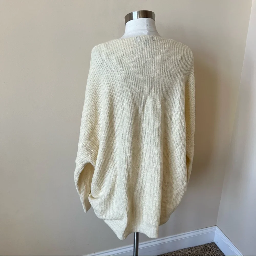 Lulus Emerson drop shoulder v-neck sweater cream 689